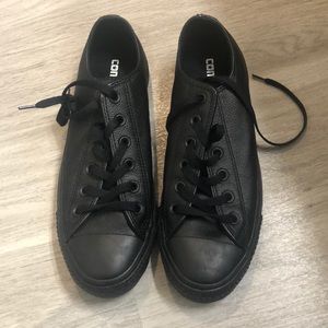 All leather black converse size men’s 7 women’s 9